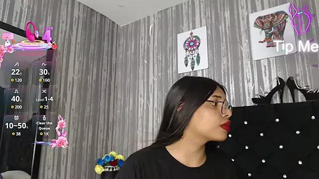 Explore our live girls sluts from our Custom and Multi clubs and checkout exclusive access to highly interactive content, such as shape, hair, titties, pussy type and many more.