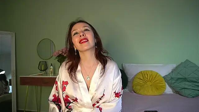 Explore our live girls sluts from our Custom and Multi clubs and checkout exclusive access to highly interactive content, such as shape, hair, titties, pussy type and many more.