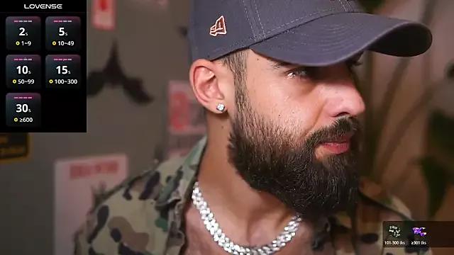 HairyRobxxx from StripChat is Freechat