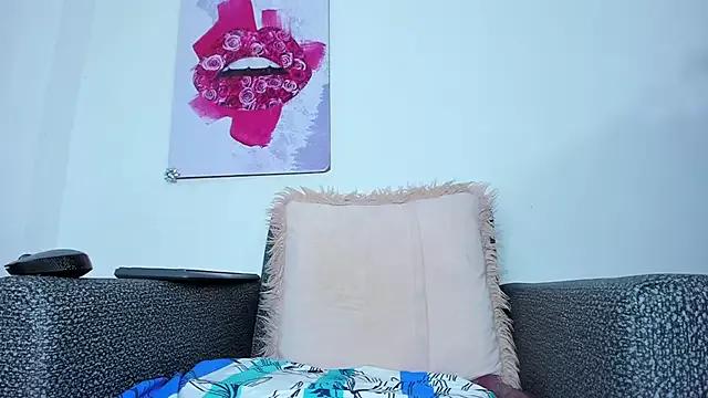 hanaa_18 from StripChat