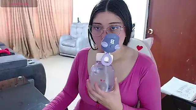 Hanna-11 from StripChat