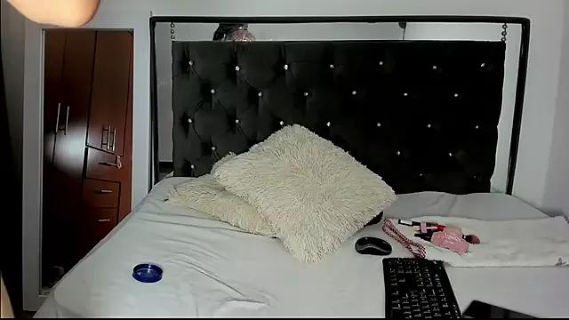 hanna_Co from StripChat