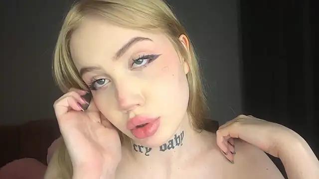 Explore our live girls sluts from our Custom and Multi clubs and checkout exclusive access to highly interactive content, such as shape, hair, titties, pussy type and many more.