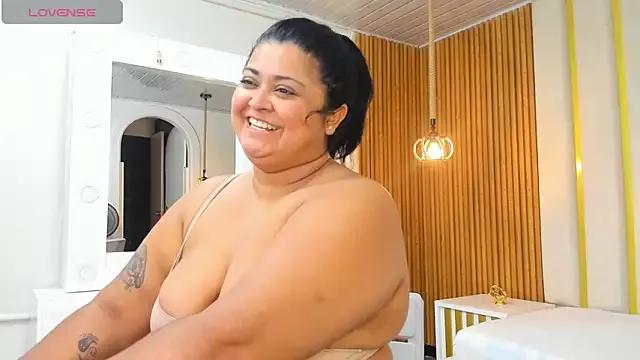 Hanna_curvy_ from StripChat is Freechat