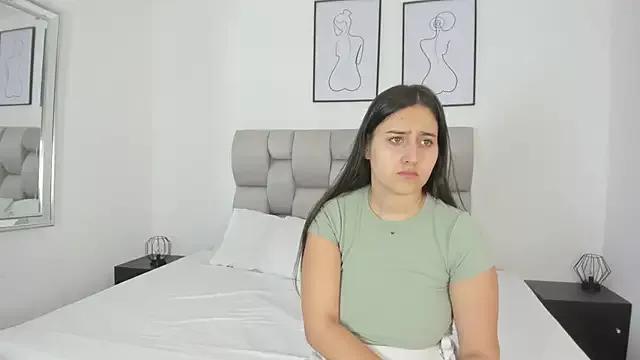 Hanna_Evans__ from StripChat