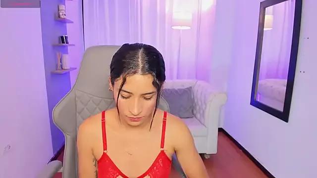 hanna_mils from StripChat
