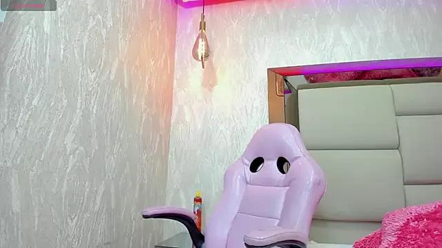 Hanna_Owens_ from StripChat