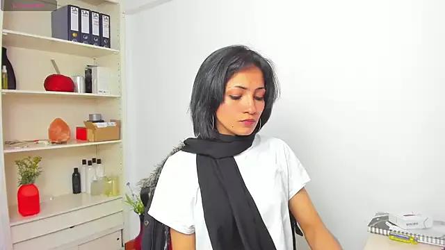 Hannaaaa__ from StripChat