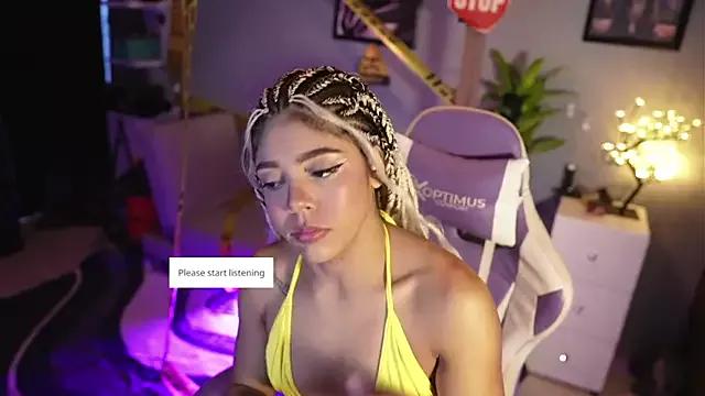 Explore our live girls sluts from our Custom and Multi clubs and checkout exclusive access to highly interactive content, such as shape, hair, titties, pussy type and many more.