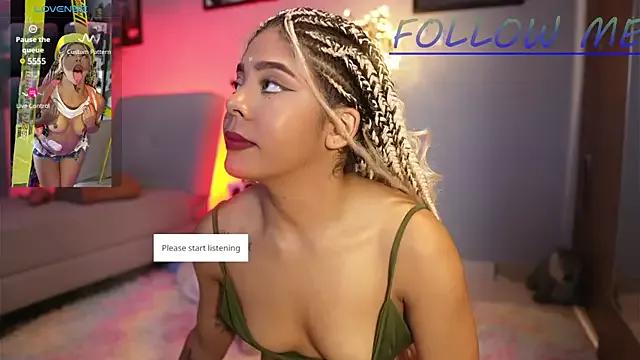 hannachris- from StripChat