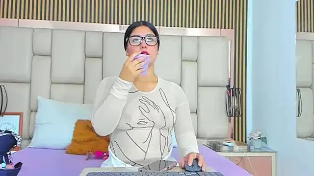 HannaClairer from StripChat