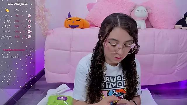 hannacutegod from StripChat