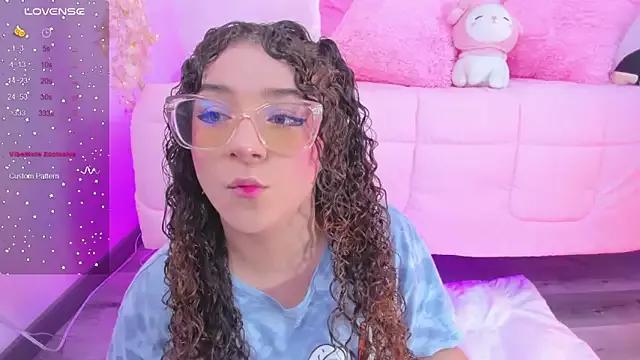 hannacutegod from StripChat