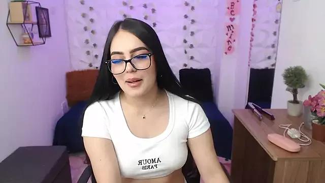 HannaDaves from StripChat