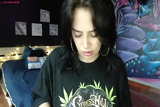 Hannah-Valhalla from StripChat