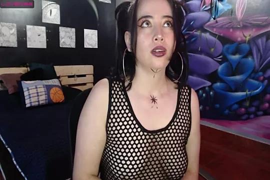 Hannah-Valhalla from StripChat