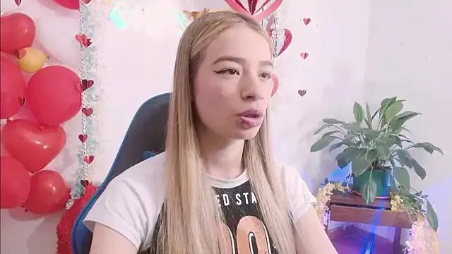 Explore our live girls sluts from our Custom and Multi clubs and checkout exclusive access to highly interactive content, such as shape, hair, titties, pussy type and many more.