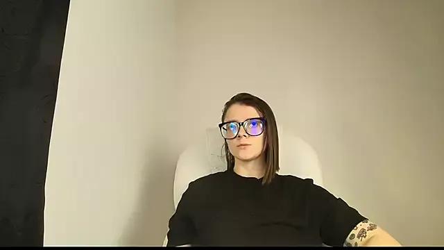 Explore our live girls sluts from our Custom and Multi clubs and checkout exclusive access to highly interactive content, such as shape, hair, titties, pussy type and many more.