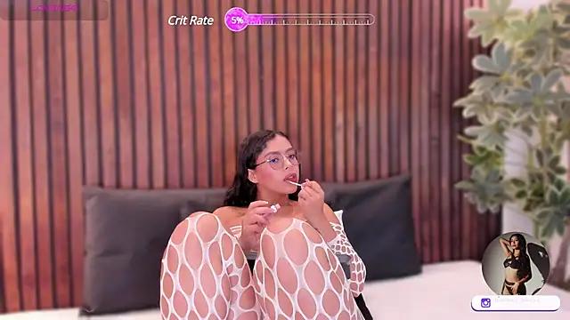 Explore our live girls sluts from our Custom and Multi clubs and checkout exclusive access to highly interactive content, such as shape, hair, titties, pussy type and many more.