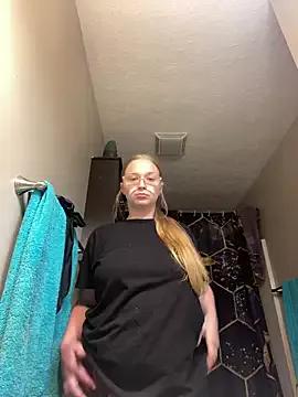 hannahtopretty from StripChat is Freechat
