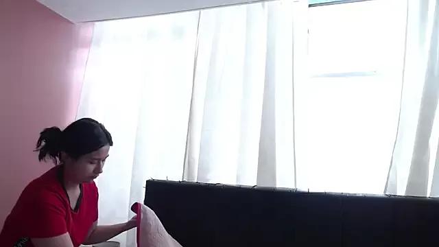 HannaLewiis from StripChat
