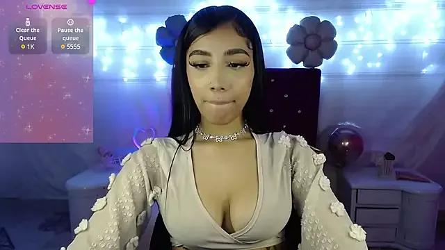 HANNALOUSEGIRL from StripChat