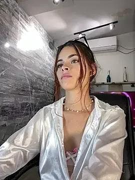 Explore our live girls sluts from our Custom and Multi clubs and checkout exclusive access to highly interactive content, such as shape, hair, titties, pussy type and many more.