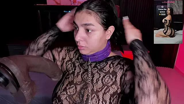 Hannasscott from StripChat is Freechat