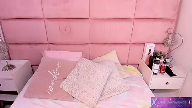 HannaTaylor from StripChat