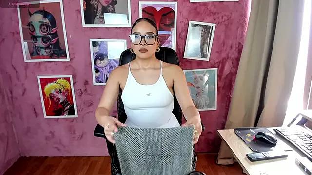hannax__ from StripChat is Freechat