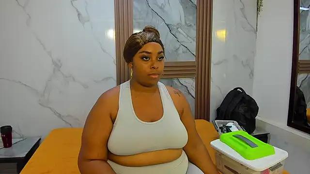 HannyMansonh from StripChat