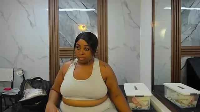 HannyMansonh from StripChat