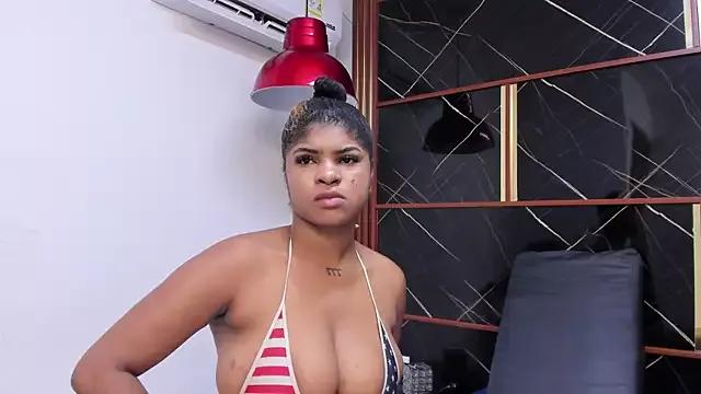 HannyThompson from StripChat