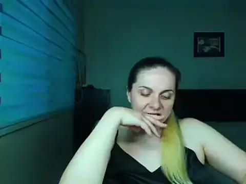 HappyIva from StripChat