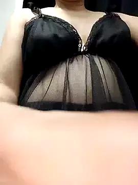 Haralushiaaa from StripChat is Freechat