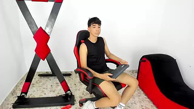 Harry_LatinBoy from StripChat