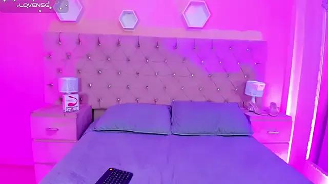 HayleyRosse from StripChat is Freechat