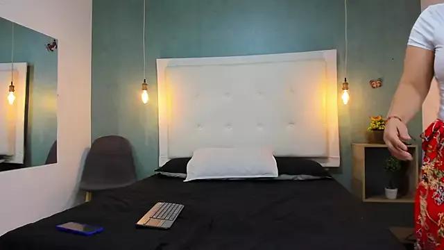 Heidy_milf from StripChat is Freechat