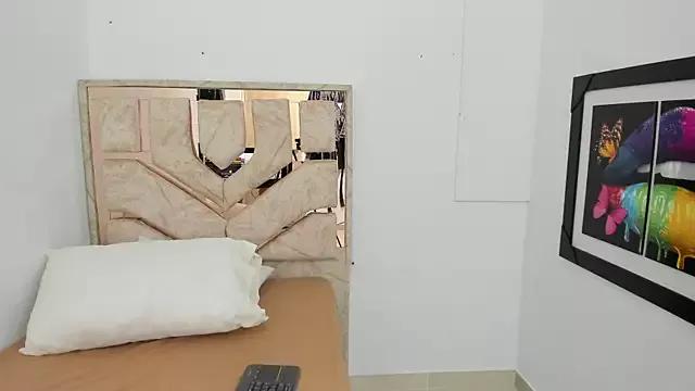 heleen_lov from StripChat