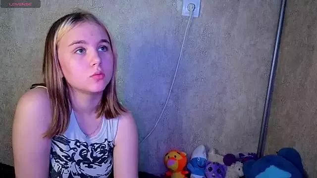Explore our live girls sluts from our Custom and Multi clubs and checkout exclusive access to highly interactive content, such as shape, hair, titties, pussy type and many more.