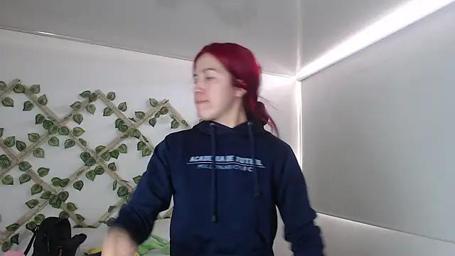 Helen_kitten from StripChat