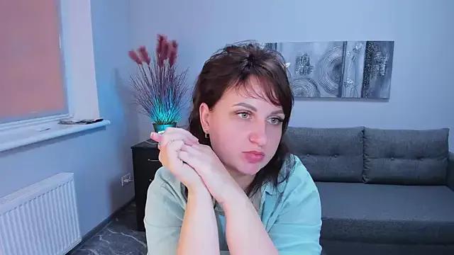 Helen_Rossi from StripChat is Freechat