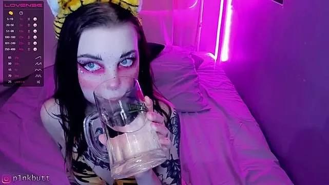 HelenGoat from StripChat