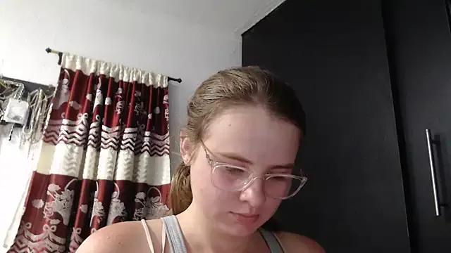 HellenMiyer1111 from StripChat