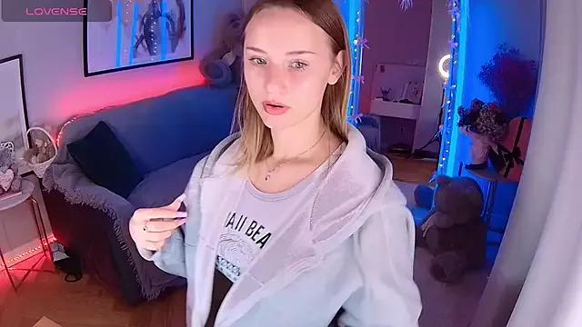 Hello_Hellen from StripChat