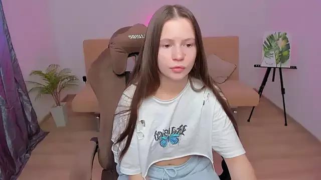 Explore our live girls sluts from our Custom and Multi clubs and checkout exclusive access to highly interactive content, such as shape, hair, titties, pussy type and many more.