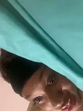 HennessyBaby21 from StripChat