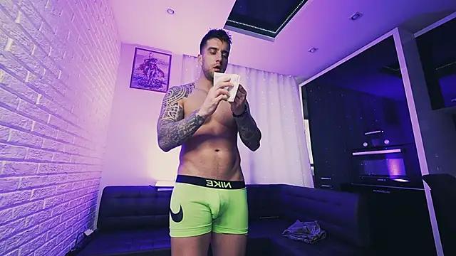 henry_morgan1 from StripChat is Freechat