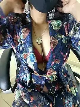 Hey_Jully webcams show profile image 