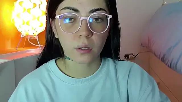 heyblucari from StripChat is Freechat